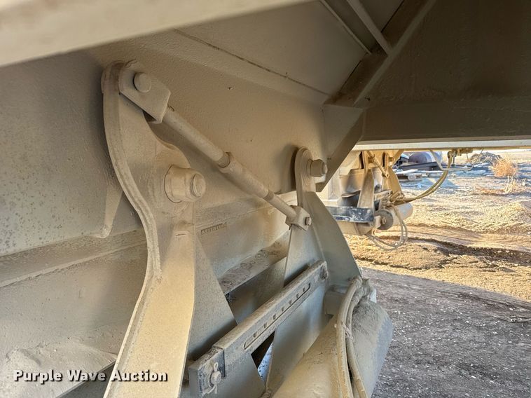 image for item DX3937 2015 Construction Trailer Specialists BDT-40 bottom dump trailer