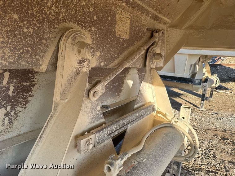 image for item DX3937 2015 Construction Trailer Specialists BDT-40 bottom dump trailer