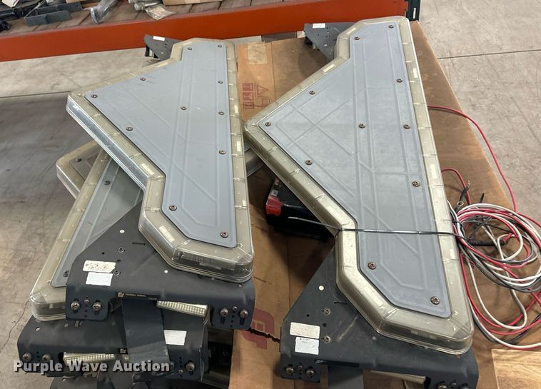 image for item EG6843 Federal Signal Valor light bars