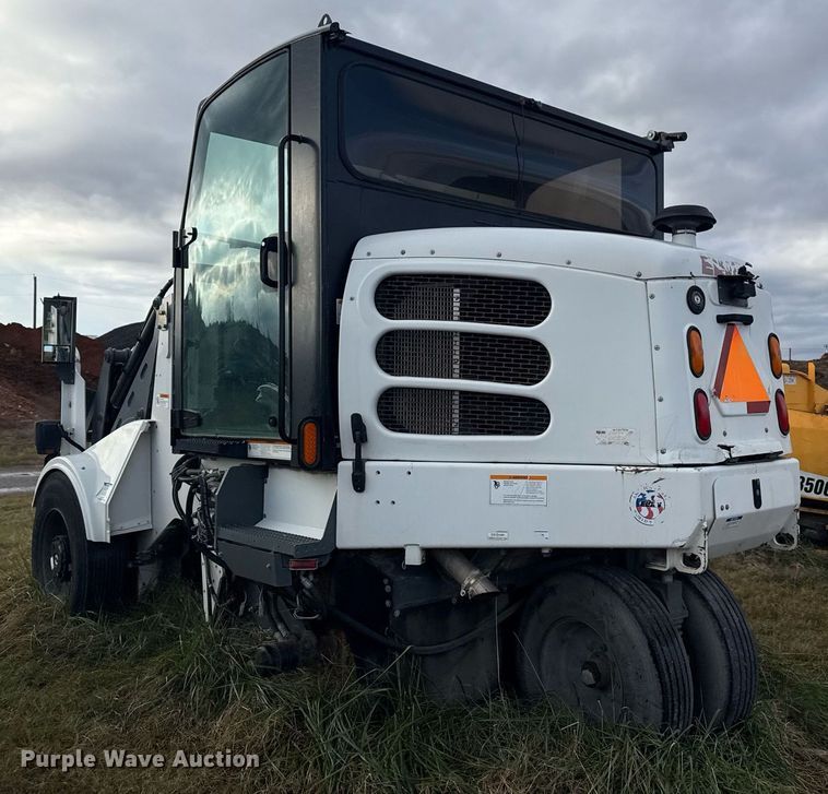 image for item EG7924 2010 Elgin Pelican street sweeper