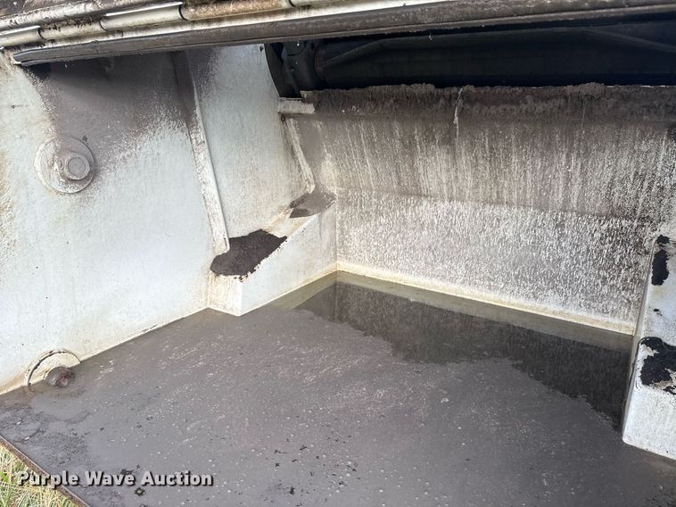 image for item EG7924 2010 Elgin Pelican street sweeper