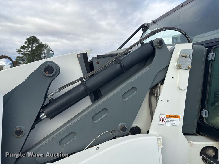 image for item EG7924 2010 Elgin Pelican street sweeper