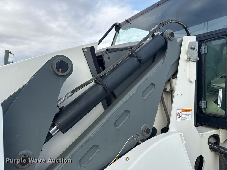 image for item EG7924 2010 Elgin Pelican street sweeper