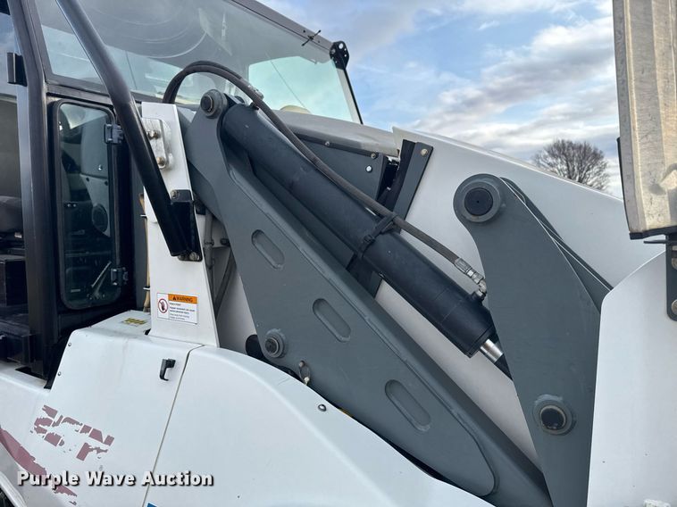 image for item EG7924 2010 Elgin Pelican street sweeper