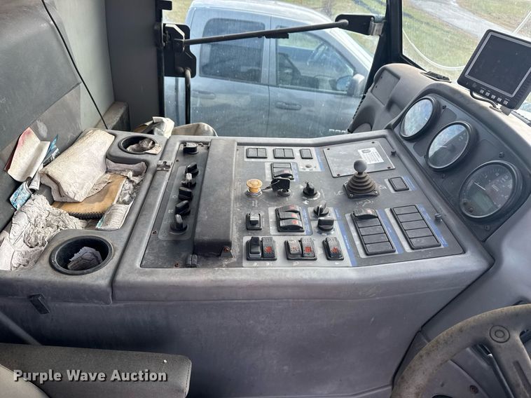 image for item EG7924 2010 Elgin Pelican street sweeper