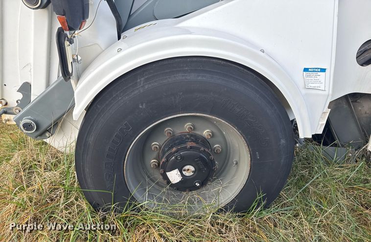 image for item EG7924 2010 Elgin Pelican street sweeper