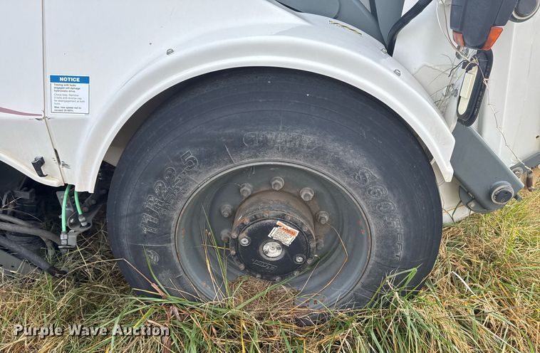 image for item EG7924 2010 Elgin Pelican street sweeper