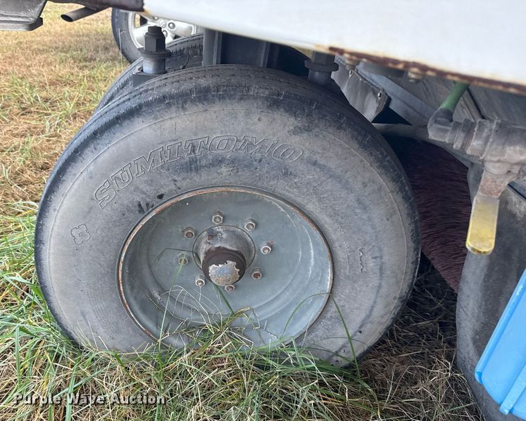 image for item EG7924 2010 Elgin Pelican street sweeper