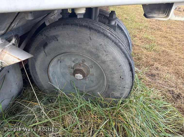 image for item EG7924 2010 Elgin Pelican street sweeper