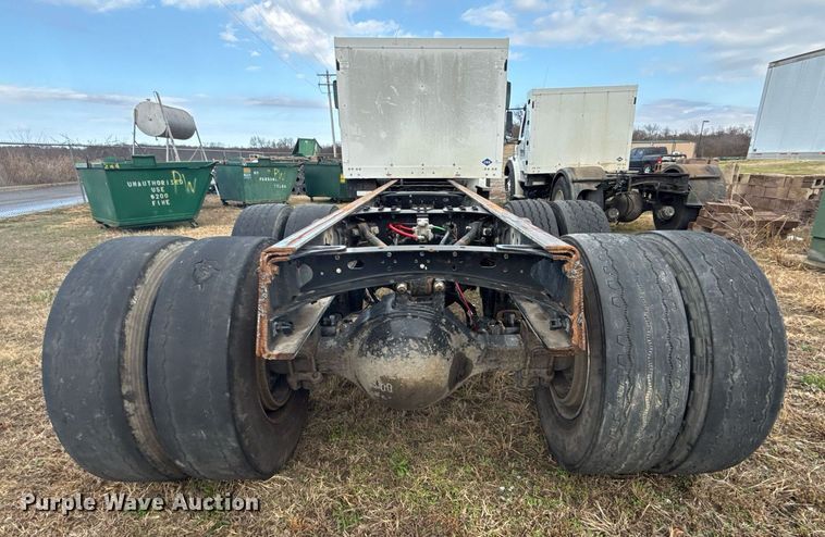 image for item EG7928 2014 Freightliner Business Class M2 truck cab and chassis