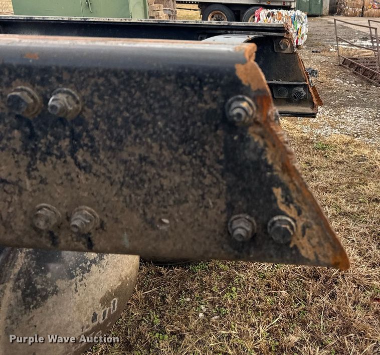 image for item EG7928 2014 Freightliner Business Class M2 truck cab and chassis