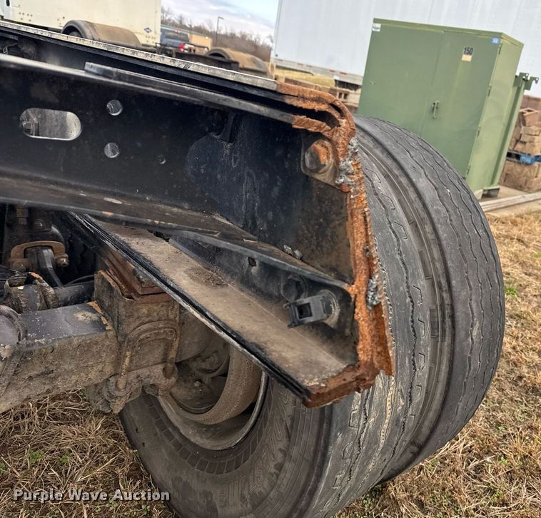 image for item EG7928 2014 Freightliner Business Class M2 truck cab and chassis