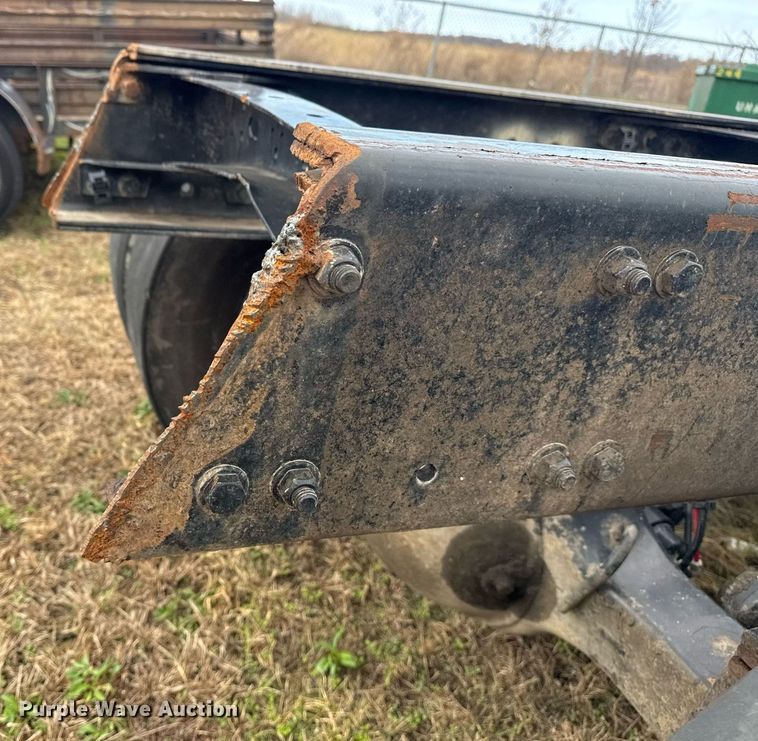 image for item EG7928 2014 Freightliner Business Class M2 truck cab and chassis