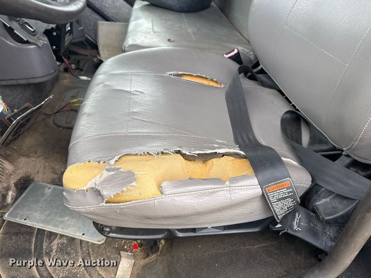 image for item EG7928 2014 Freightliner Business Class M2 truck cab and chassis