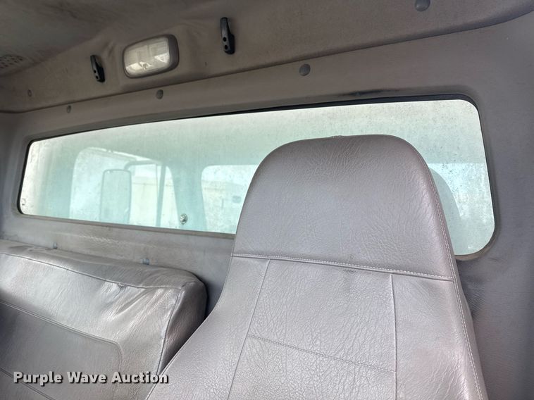 image for item EG7928 2014 Freightliner Business Class M2 truck cab and chassis