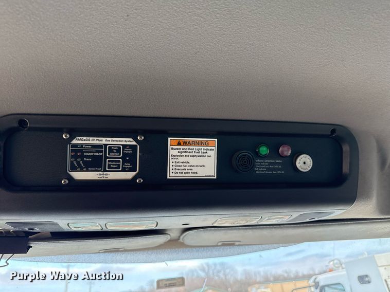 image for item EG7928 2014 Freightliner Business Class M2 truck cab and chassis