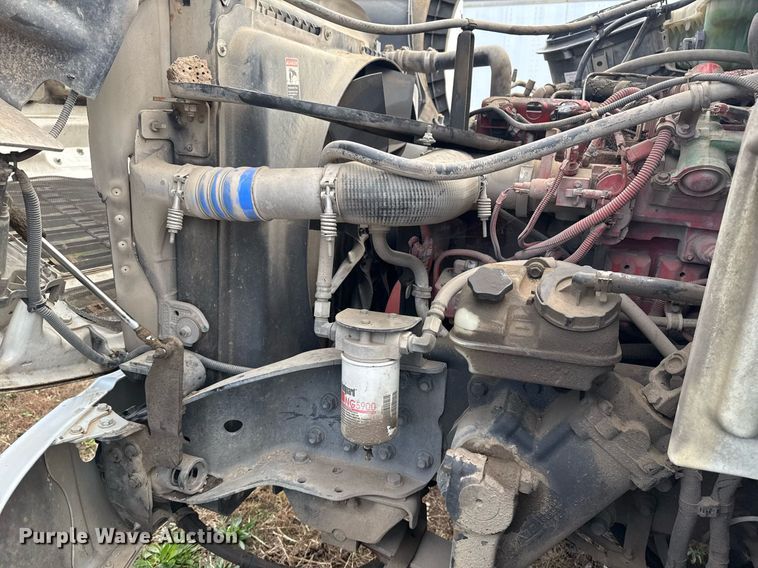 image for item EG7928 2014 Freightliner Business Class M2 truck cab and chassis