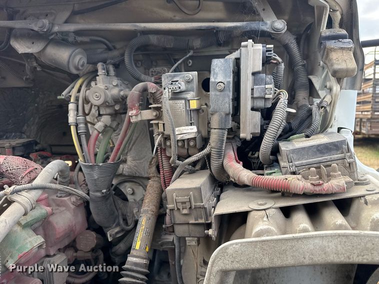 image for item EG7928 2014 Freightliner Business Class M2 truck cab and chassis