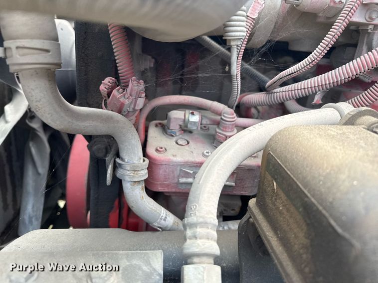 image for item EG7928 2014 Freightliner Business Class M2 truck cab and chassis