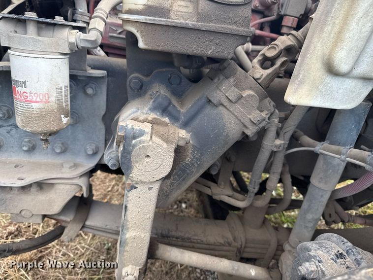 image for item EG7928 2014 Freightliner Business Class M2 truck cab and chassis