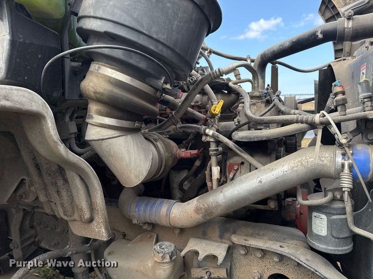 image for item EG7928 2014 Freightliner Business Class M2 truck cab and chassis