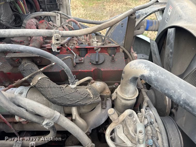 image for item EG7928 2014 Freightliner Business Class M2 truck cab and chassis