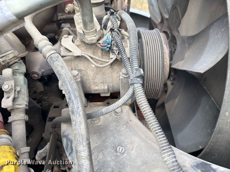 image for item EG7928 2014 Freightliner Business Class M2 truck cab and chassis