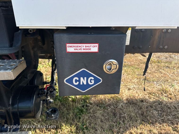 image for item EG7928 2014 Freightliner Business Class M2 truck cab and chassis