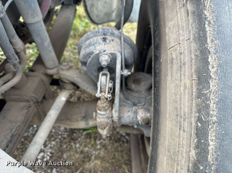 image for item EG7928 2014 Freightliner Business Class M2 truck cab and chassis