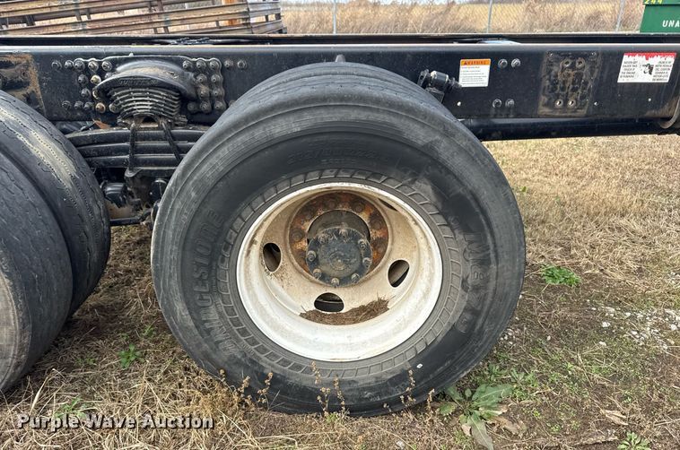 image for item EG7928 2014 Freightliner Business Class M2 truck cab and chassis