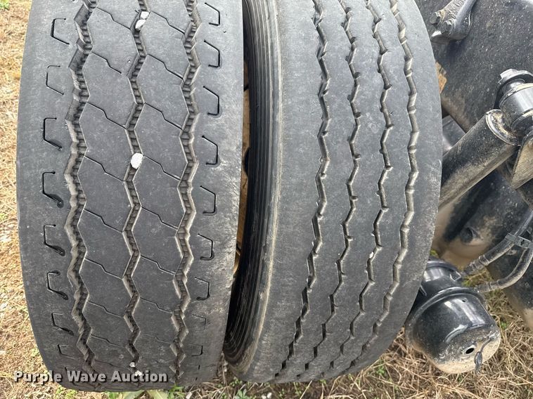 image for item EG7928 2014 Freightliner Business Class M2 truck cab and chassis