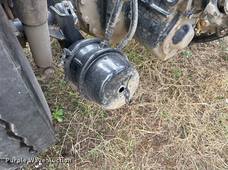 image for item EG7928 2014 Freightliner Business Class M2 truck cab and chassis