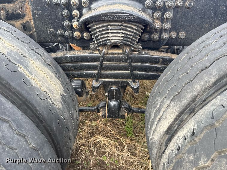 image for item EG7928 2014 Freightliner Business Class M2 truck cab and chassis