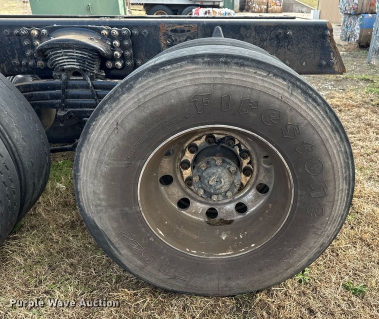 image for item EG7928 2014 Freightliner Business Class M2 truck cab and chassis