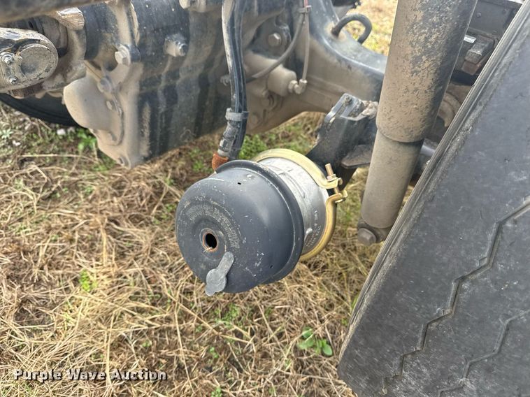 image for item EG7928 2014 Freightliner Business Class M2 truck cab and chassis