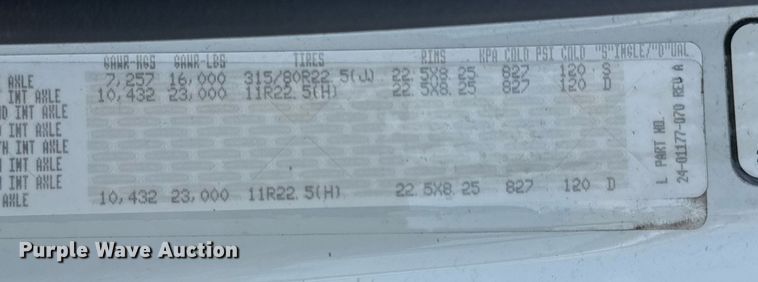 image for item EG7928 2014 Freightliner Business Class M2 truck cab and chassis