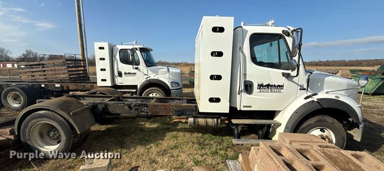 image for item EG7929 2014 Freightliner Business Class M2 truck cab and chassis