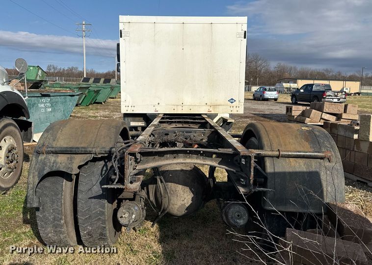 image for item EG7929 2014 Freightliner Business Class M2 truck cab and chassis