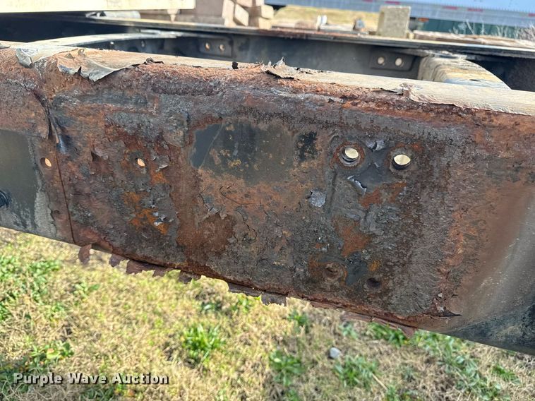 image for item EG7929 2014 Freightliner Business Class M2 truck cab and chassis