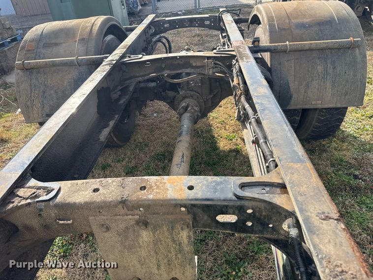 image for item EG7929 2014 Freightliner Business Class M2 truck cab and chassis