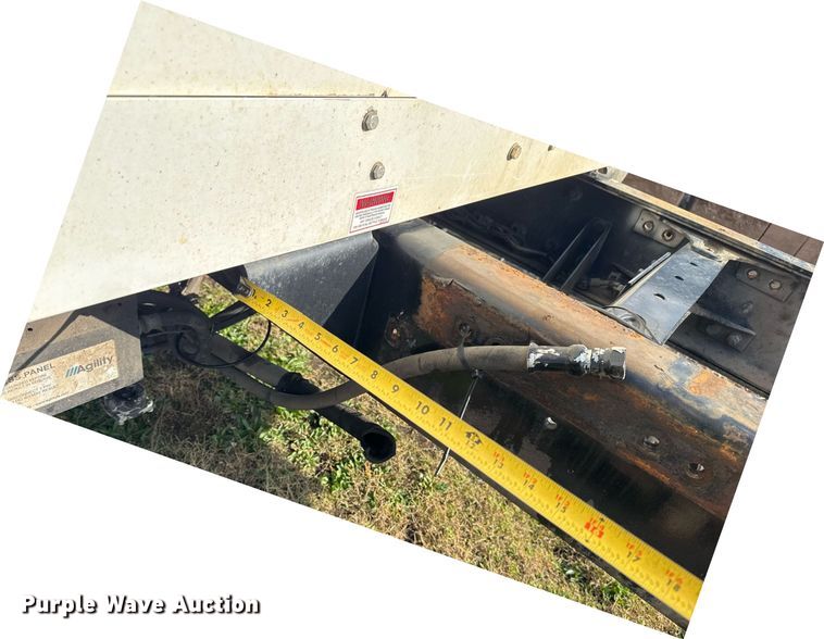 image for item EG7929 2014 Freightliner Business Class M2 truck cab and chassis