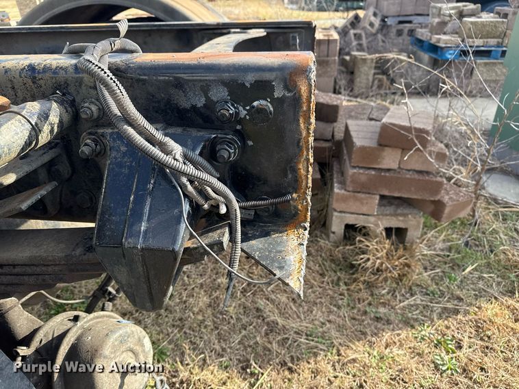 image for item EG7929 2014 Freightliner Business Class M2 truck cab and chassis