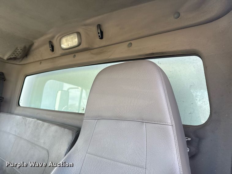 image for item EG7929 2014 Freightliner Business Class M2 truck cab and chassis