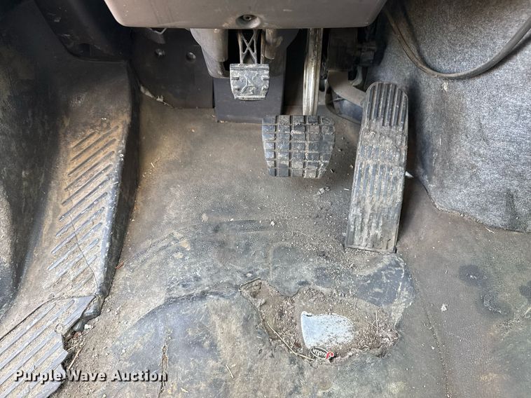 image for item EG7929 2014 Freightliner Business Class M2 truck cab and chassis