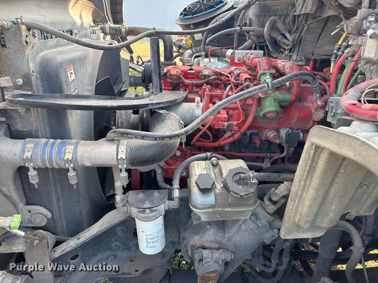 image for item EG7929 2014 Freightliner Business Class M2 truck cab and chassis