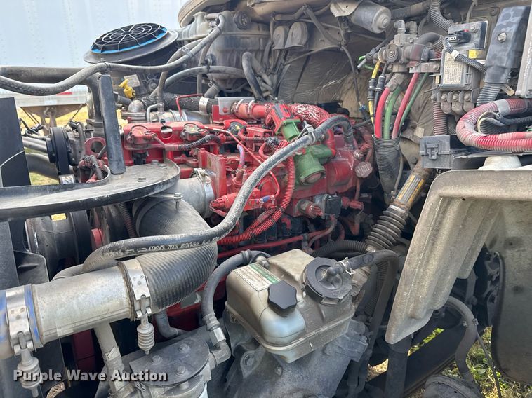 image for item EG7929 2014 Freightliner Business Class M2 truck cab and chassis