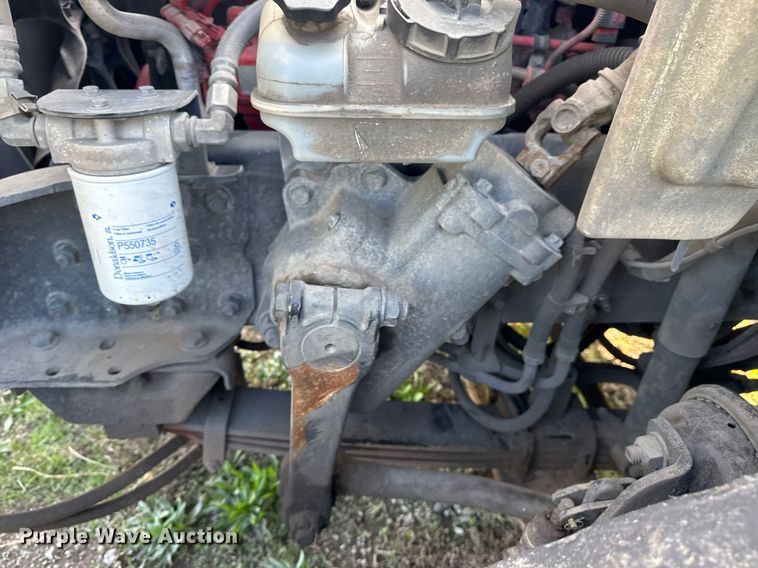 image for item EG7929 2014 Freightliner Business Class M2 truck cab and chassis