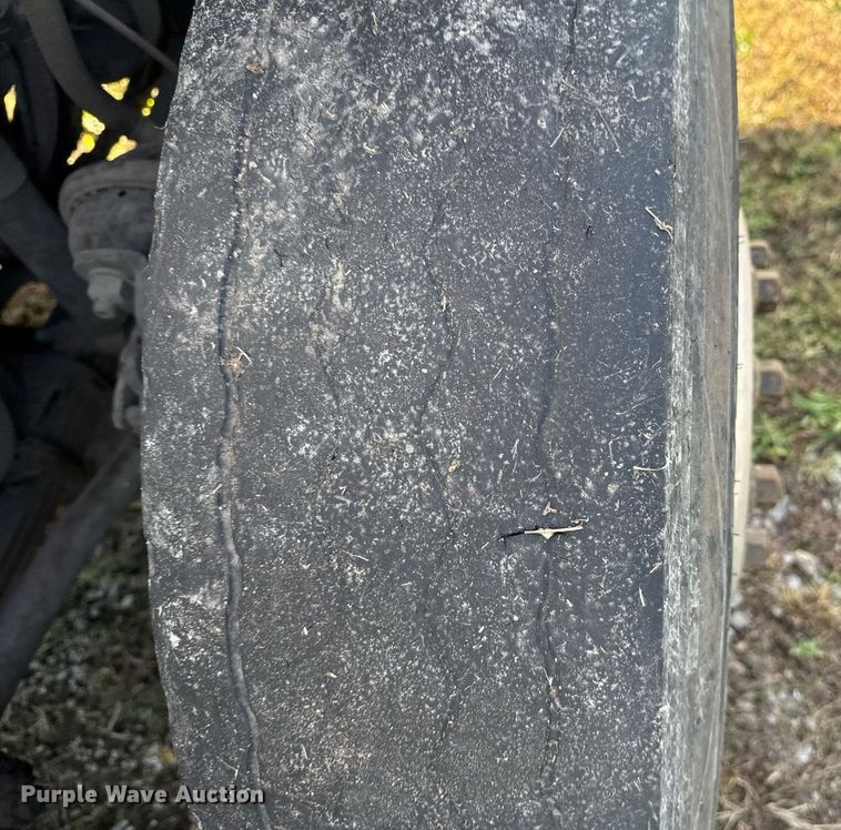 image for item EG7929 2014 Freightliner Business Class M2 truck cab and chassis