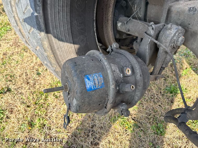 image for item EG7929 2014 Freightliner Business Class M2 truck cab and chassis