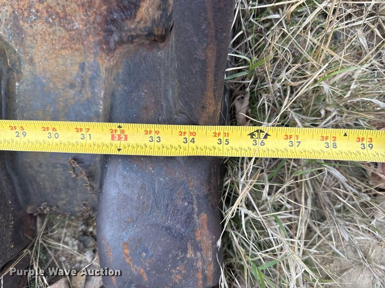 image for item EG7934 2005 John Deere 200C LC excavator